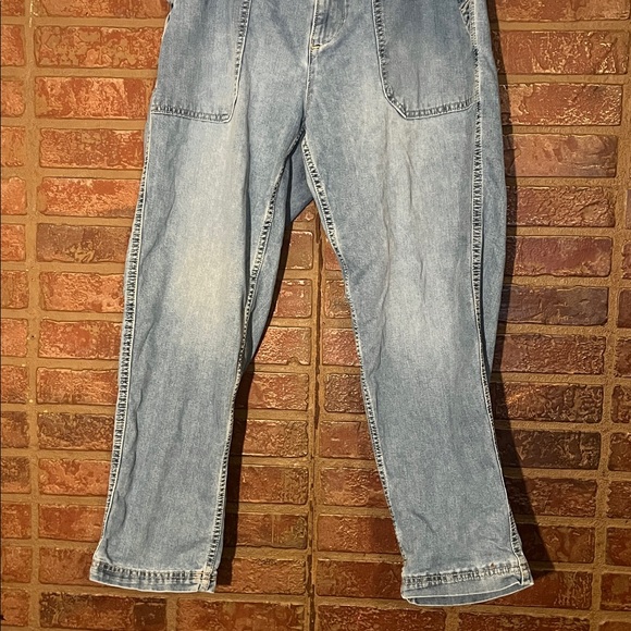 3/$15. Old Navy Jeans L - Picture 2 of 8